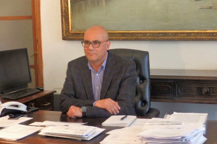 Το δημοτικό συμβούλιο Χανίων υπέρ συμβασιούχων (audio)