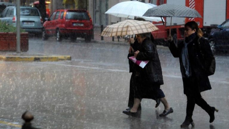 Επιδείνωση με ισχυρές βροχές και σποραδικές καταιγίδες (video)