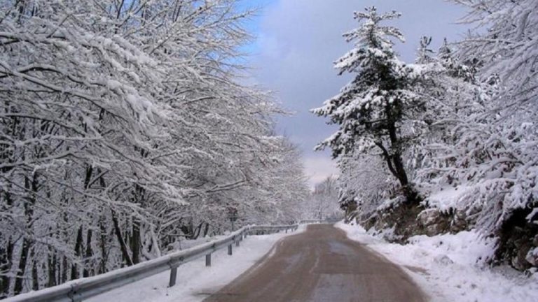 Χιόνια στα ορεινά της Θεσσαλίας