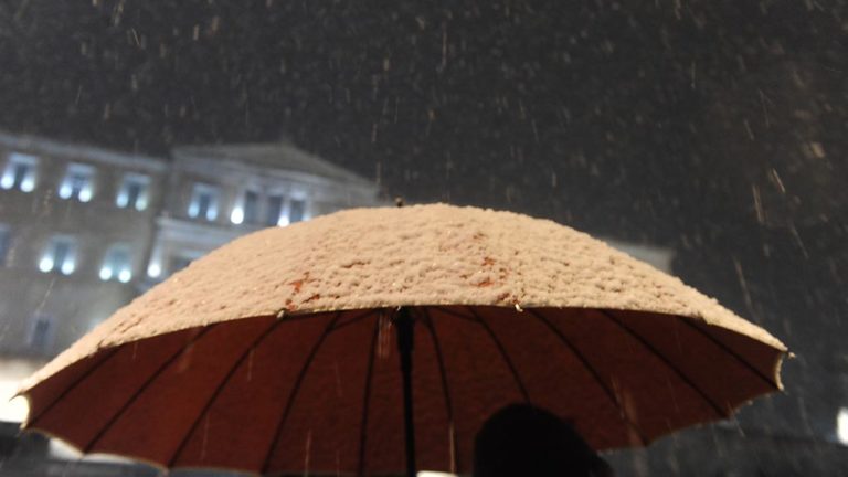 Νέο κύμα κακοκαιρίας – Χιόνια στο κέντρο της Αθήνας (video-photo gallery)