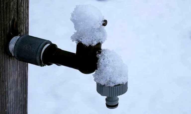 Οδηγίες της ΔΕΥΑ Λάρισας για μέτρα προστασίας από τον επερχόμενο χιονιά
