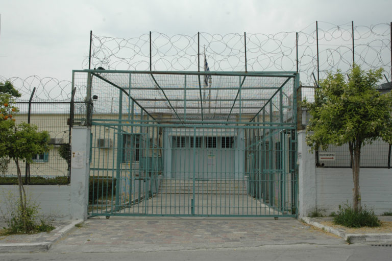 Ανάληψη ευθύνης για τη ρίψη μολότοφ στις Φυλακές Βόλου