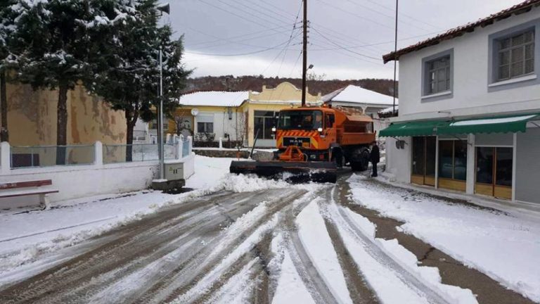 Συνεχίζονται οι χιονοπτώσεις σε Τρίγωνο, Κυπρίνο και ορεινό Σουφλί