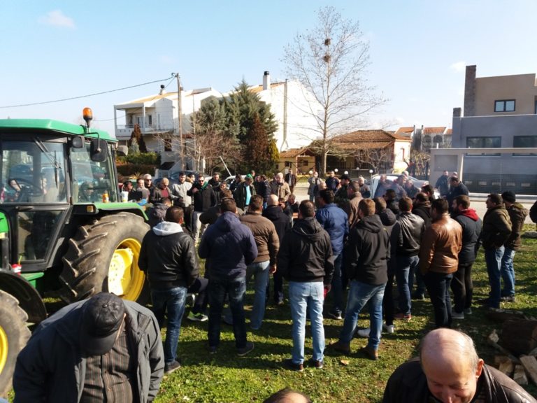 Σύσκεψη εργατικών κέντρων στην Κρήτη για εργασιακά & αγροτικές κινητοποιήσεις