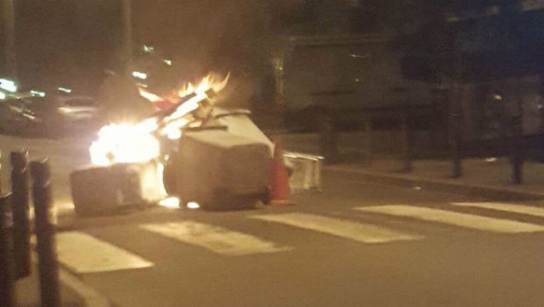Νέα βίαια επεισόδια και συλλήψεις σε προάστια του Παρισιού
