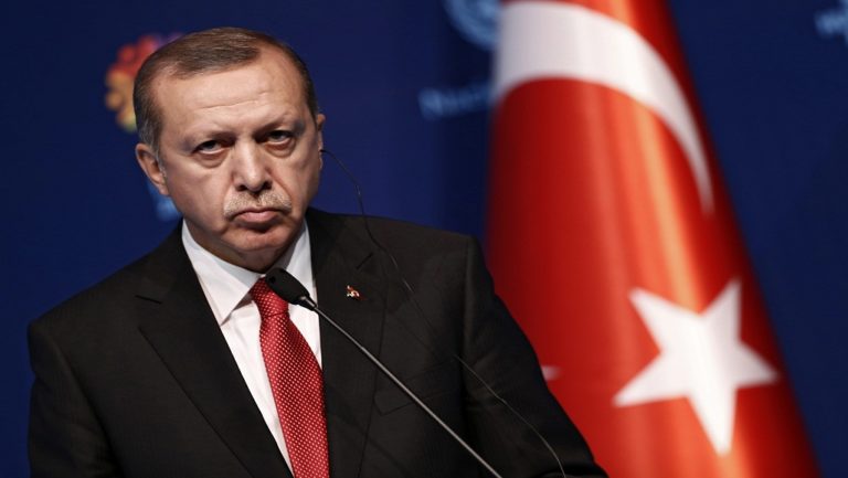 Προς δημοψήφισμα στις 16 Απριλίου βαδίζει η Τουρκία
