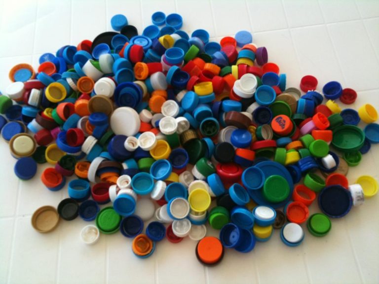 Πλαστικά καπάκια από το Δήμο Καρδίτσας για τον Γ. Σακκά