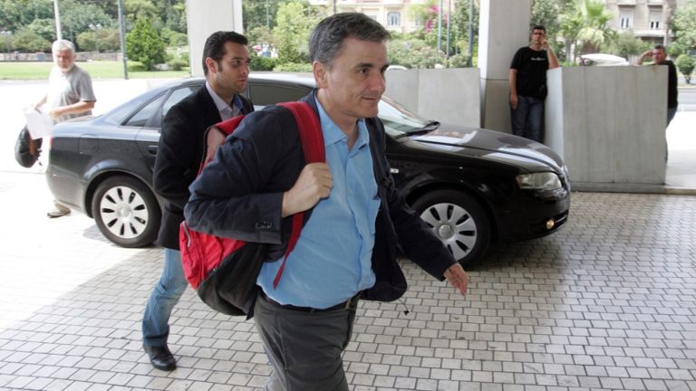 Αρχίζουν ξανά οι διαπραγματεύσεις με τους θεσμούς
