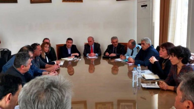 Συνεργασία για τα αδέσποτα