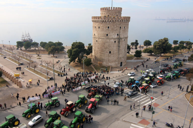 Σε συλλαλητήριο στη ΔΕΘ καλεί η πανελλαδική επιτροπή αγροτικών μπλόκων