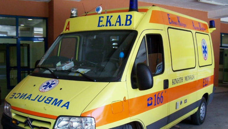Ηράκλειο: Τροχαίο με ασθενοφόρο που μετέφερε νεογνά – Τραυματίστηκε η γιατρός
