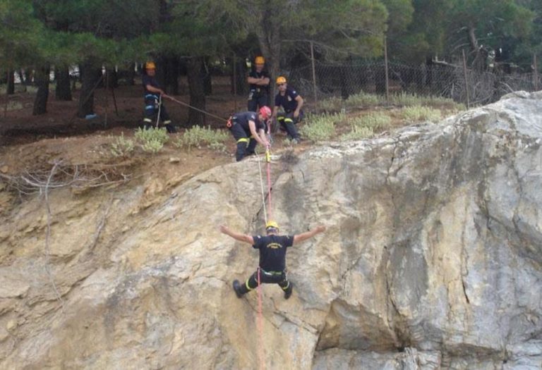 Χανιά: Σε εξέλιξη επιχείρηση για τη διάσωση γυναίκας που έπεσε σε γκρεμό