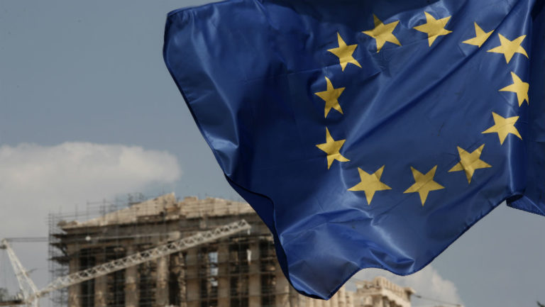 Πυρετώδεις διαβουλεύσεις πριν το Eurogroup της Δευτέρας (video)