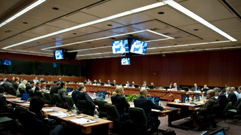 Αξιολόγηση: Πυρά κομμάτων κατά της κυβέρνησης
