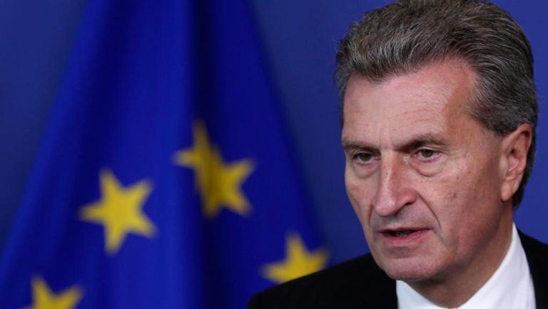 Γκίντερ Ετινγκερ: Πρέπει να βγάλουμε τα «γερμανικά γυαλιά»