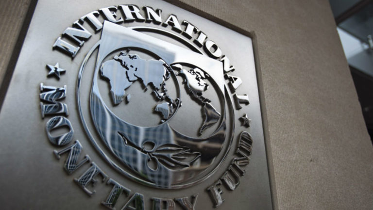 Το «καρότο» δείχνει τώρα το ΔΝΤ