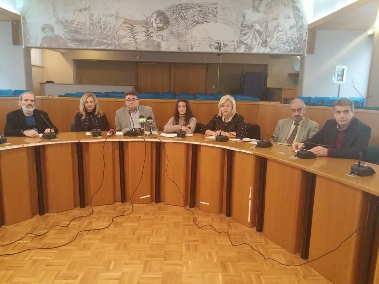Μαθητές της Λάρισας χαρίζουν τα μαλλιά τους για καρκινοπαθή παιδιά