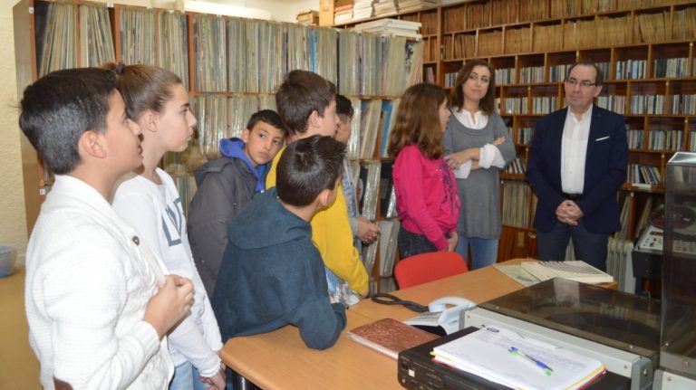 Καβάλα: Ξενάγηση μαθητών στην ιστορία του ραδιοφώνου