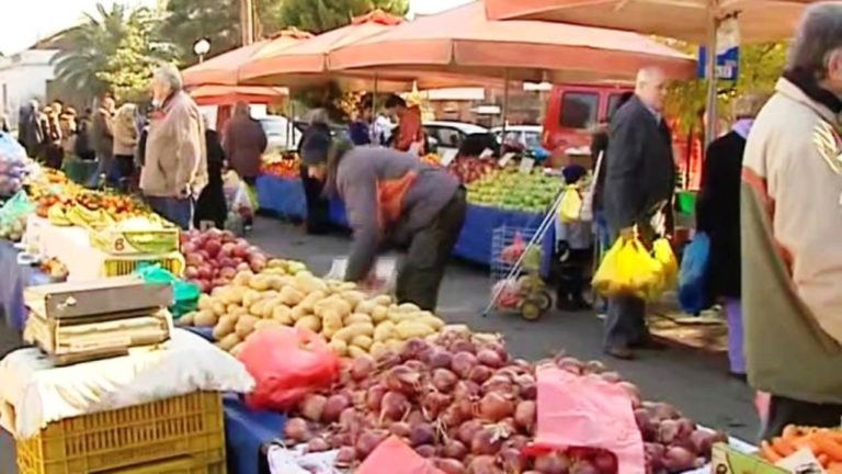 Ζητούν μετακίνηση της λαϊκής