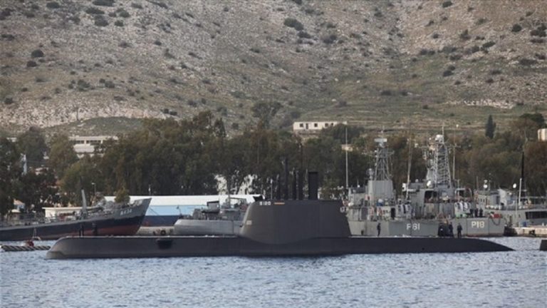 Σύλληψη ναυτικού τουρκικού πλοίου που φωτογράφιζε τον ναύσταθμο Σαλαμίνας