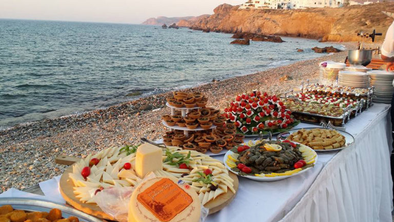 Συνταγές με γραβιέρα Νάξου για finger food της Τυρινής