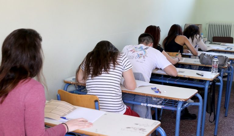 Έως τις 2/3 οι αιτήσεις για τις Πανελλαδικές – Εννέα τμήματα ΤΕΙ ξανά στα μηχανογραφικά (video)
