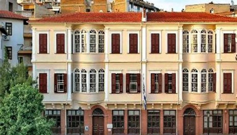 Σεμινάρια υφαντικής τέχνης στη περιφερειακή βιβλιοθήκη Άνω Πόλης