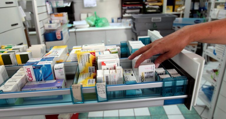 Αυξήθηκε η χρήση χρεωστικών και πιστωτικών καρτών στα φαρμακεία