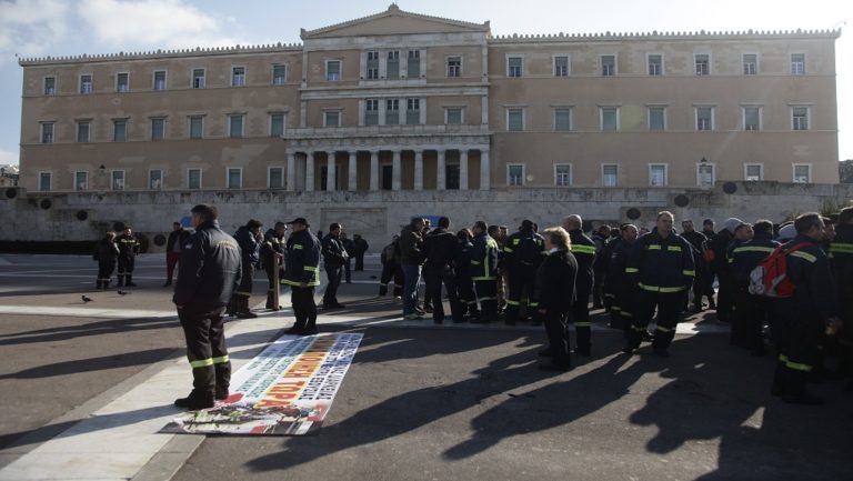 Κατατέθηκε η τροπολογία για τους πυροσβέστες στη Βουλή (video)