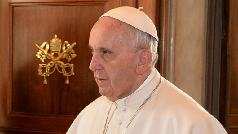 Πάπας Φραγκίσκος: Οι μετανάστες “είναι το σύμβολο όλων των απόκληρων”