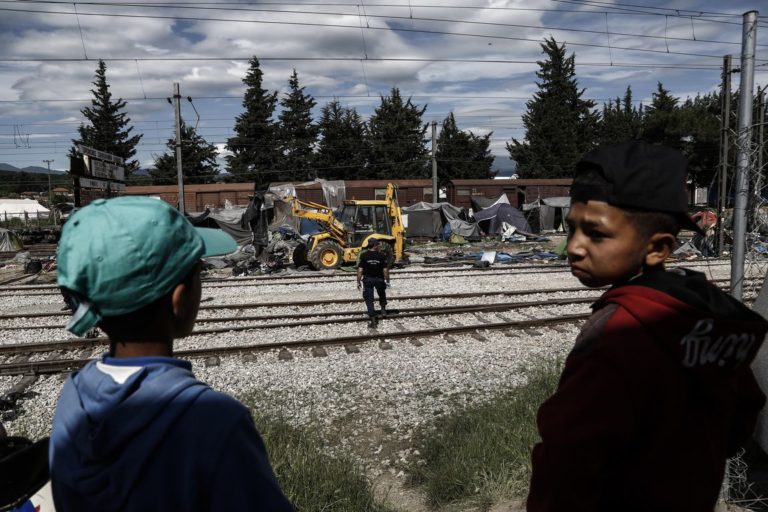 Στον ανακριτή Γάλλος μοναχός για ασέλγεια σε προσφυγόπουλα