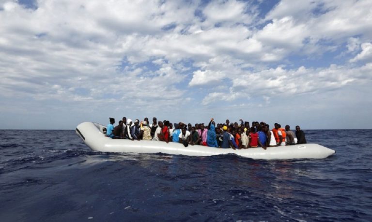 Eπιχειρήσεις διάσωσης μεταναστών στα ανοιχτά της Λιβύης
