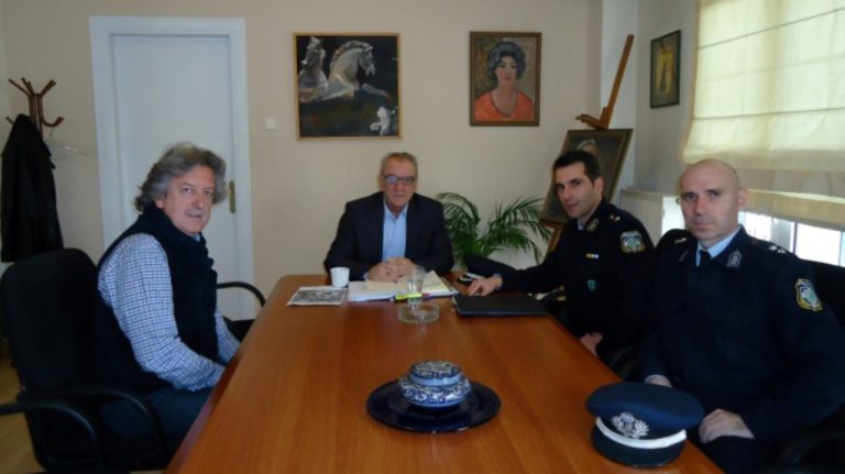 Πυρετώδεις προετοιμασίες για το καρναβάλι του Τυρνάβου