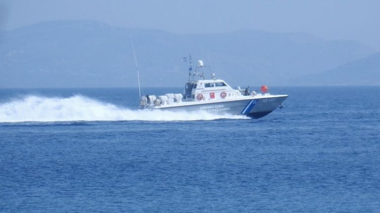 Μικρή κλίση έχει πάρει φορτηγό πλοίο ΒΑ της Λέσβου