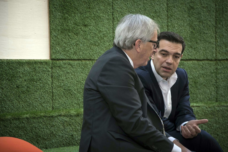 Συναντήσεις Τσίπρα με Γιούνκερ και Μέι για αξιολόγηση και Κυπριακό