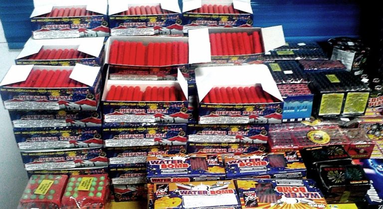 Τρίκαλα: Σύλληψη 60χρονου με 9.500 είδη πυροτεχνίας