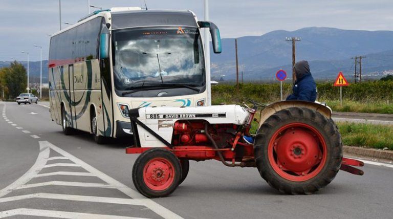 Τρίωρος αποκλεισμός στον κόμβο Χέρσου από τους αγρότες της Κ. Μακεδονίας