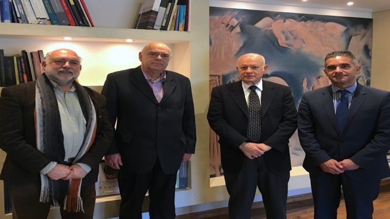 Με τον υπ. Οικονομίας συναντήθηκε ο Δήμαρχος Σύρου