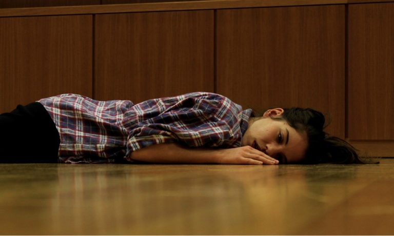 Οι απόφοιτοι της Δραματικής Σχολής του Ωδείου Αθηνών προσεγγίζουν τον «Οιδίποδα»