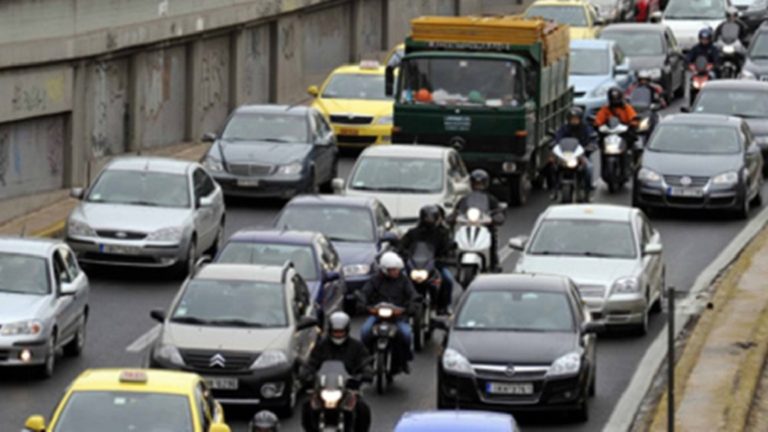 Κυκλοφοριακό έμφραγμα στην Αθήνα – 24ωρη απεργία στα ΜΜΜ