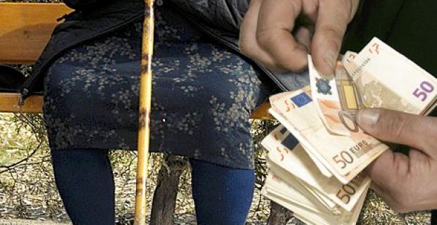 Δράμα: Εξαπάτησε 92χρονη