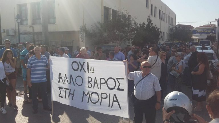 Ο Γ. Μουζάλας στη Μόρια για τις αποζημιώσεις των κατοίκων  