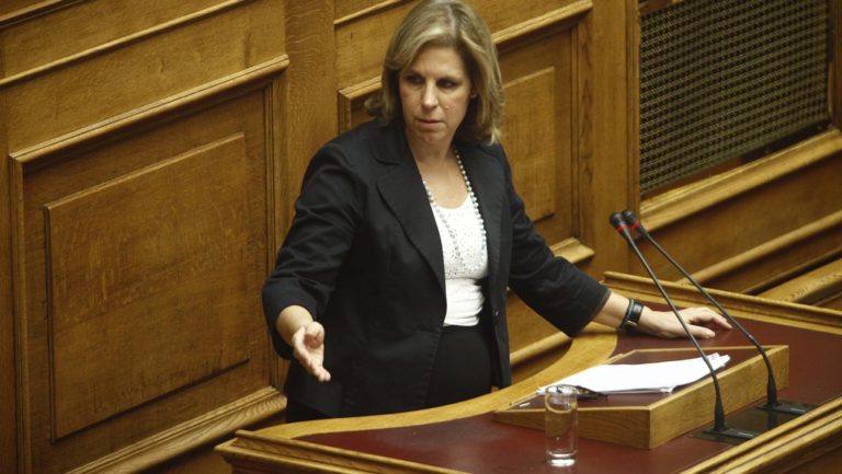 Χριστοφιλοπούλου: Να βρεθεί λύση με τα μπλοκάκια καλεί την Κυβέρνηση
