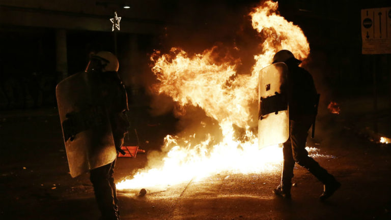 Εξιχνιάστηκε η υπόθεση καψίματος ελληνικής σημαίας το Νοέμβριο του 2016