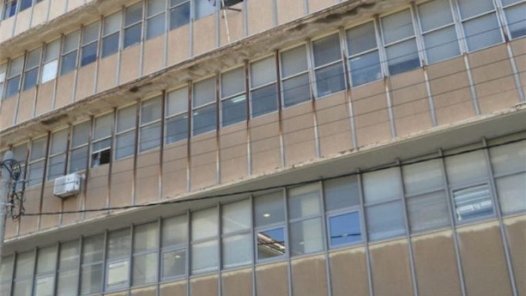 Χανιά: Ζητούν αποκατάσταση φθορών στο κτίριο της ΔΟΥ