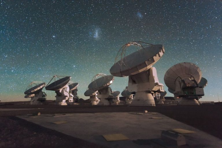 Ανακαλύφθηκε η πιο μακρινή αστρόσκονη στο σύμπαν