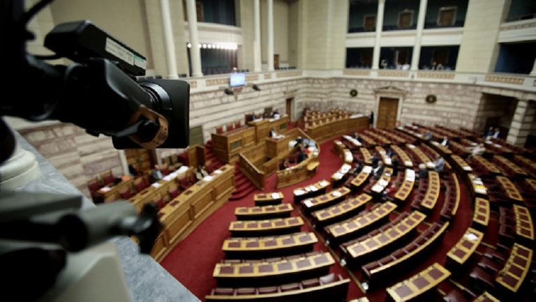“Δεν υπήρξε μετατροπή  συμβάσεων για τους μετακλητούς στη Βουλή”