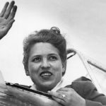JACQUELINE COCHRANE S'ENVOLE POUR LA COURSE BENDIX EN 1938