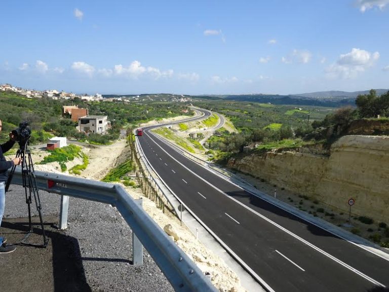 Ηράκλειο: Οδικά έργα επισκέφθηκε ο Περιφερειάρχης