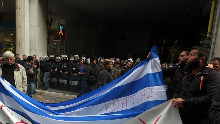 Στην Αθήνα οι αγρότες της Κρήτης – Συλλαλητήριο στην πλατεία Βάθης (video)